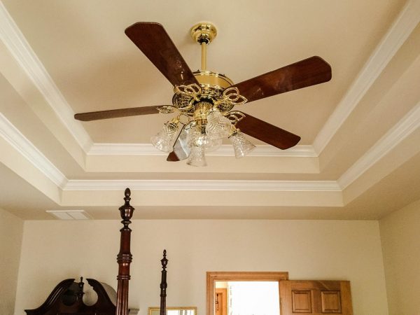 A picture containing indoor, table, mirror, room
Description automatically generated